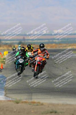 media/Aug-13-2023-CRA (Sun) [[1cfc37a6fb]]/Race 4 400 Superbike/Race/